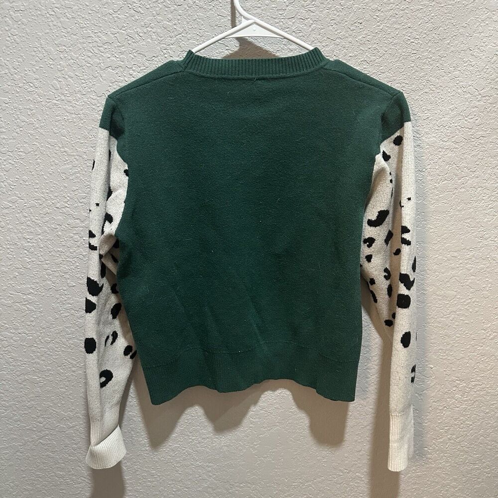 Women’s Snow Leopard Sleeve Sweater Green White Size Medium - Picture 2 of 6